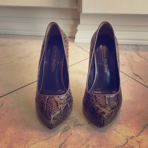 Carmen Steffens platform pumps